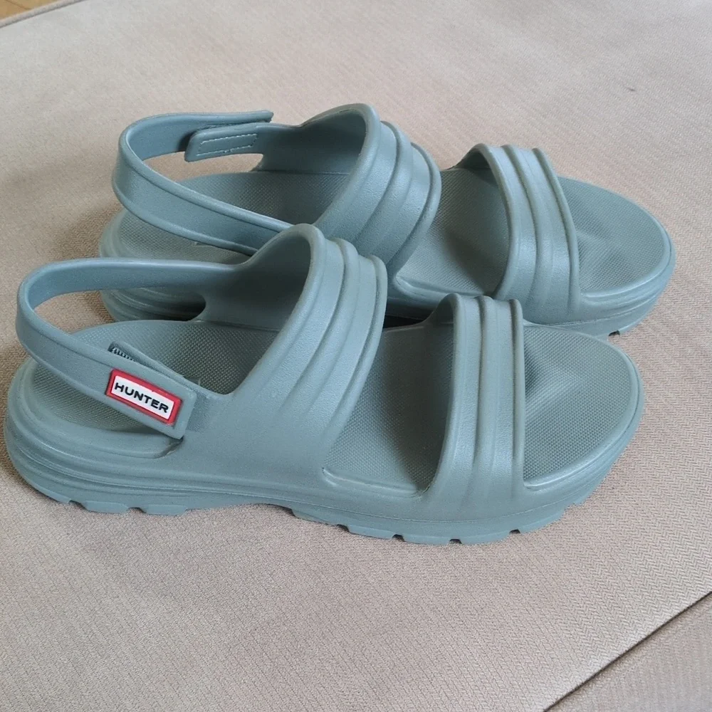 Hunter Bloom Algae Foam Sandals In Sweet Gale Green Size 8